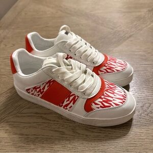 DKNY Women's Odlin Everyday Lace Up Platform Sneaker 6.5